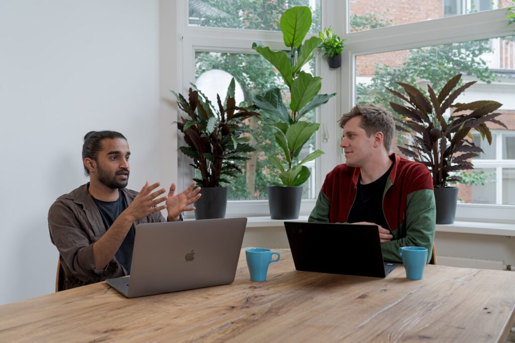 Photo of the airfocus team in their Hamburg office.